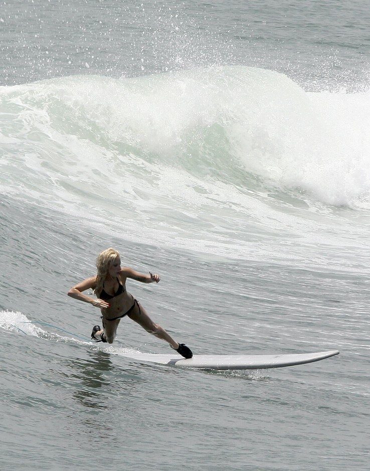 Celebrities Who Surf: Actors, Athletes and Icons in the Water