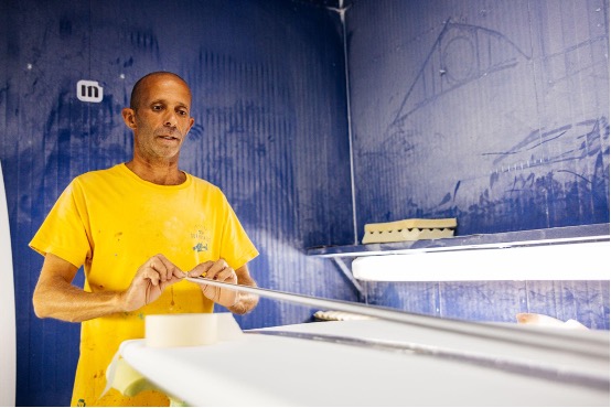 A Portuguese surfboard maker clings to work as his life falls apart